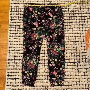 Floral Riley & Rae Joggers size Large